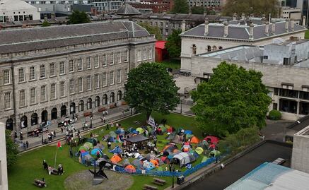 El Trinity College de Dublín acuerda desinvertir en empresas israelíes tras las protestas estudiantiles propalestinas