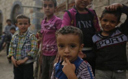 Diario, 8 niños mueren o quedan lisiados por conflicto en Yemen