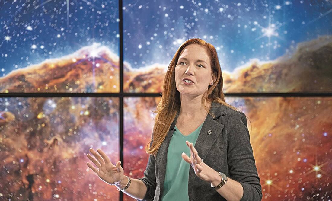 La astrofísica de la NASA Amber Straughn, ayer durante la presentación de las imágenes. Foto: Bills Ingalls NASA/ AP.
