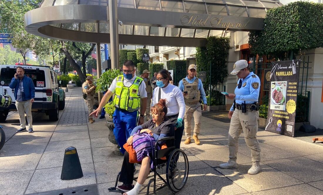 Tres trabajadores resultan lesionados tras caer de un andamio en el hotel Imperial en la alcaldía Cuauhtémoc. Foto: Juan Carlos Williams
