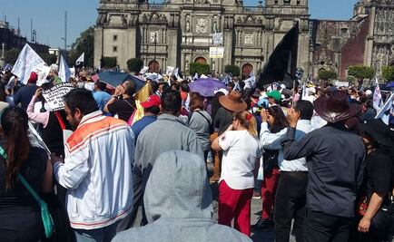 Protestan contra gasolinazo en el Zócalo