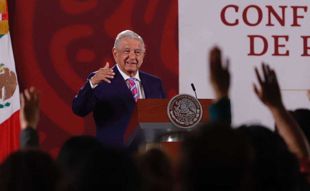 El apoyo se dará a periodistas y sus familias que no cuenten con seguridad social, anunció el presidente López Obrador. Foto: Berenice Fregoso/EL UNIVERSAL