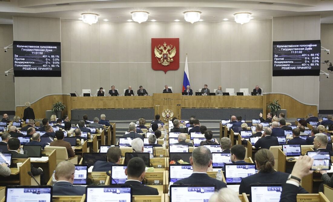 El impuesto fijo del 13% se puso en vigor en un intento para desalentar a los evasores de impuestos y aumentar los ingresos del Estado. FOTO: AP/Archivo