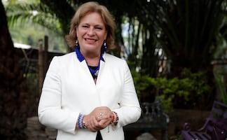 Sheinbaum dice que no hay investigaciones contra embajadora de México en Reino Unido; "hizo un buen papel", asegura