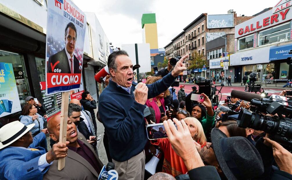 El exgobernador de Nueva York, Andrew Cuomo, durante un acto de campaña en el barrio Washington Heights, en Manhattan. Foto: Timothy A. Clary / AFP)
