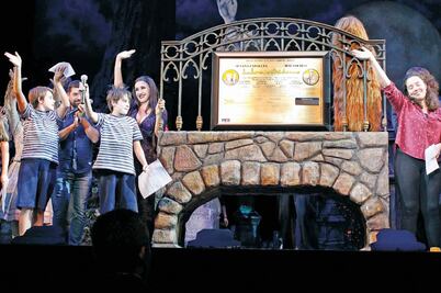 Sin ser amigos, "Los Locos Adams" bajan el telón