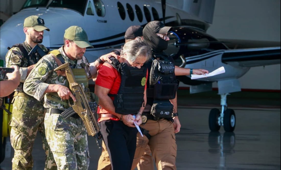 Hernán Bermúdez Requena llega a México; el líder de "La Barredora" arriba al Aeropuerto de Tapachula, Chiapas