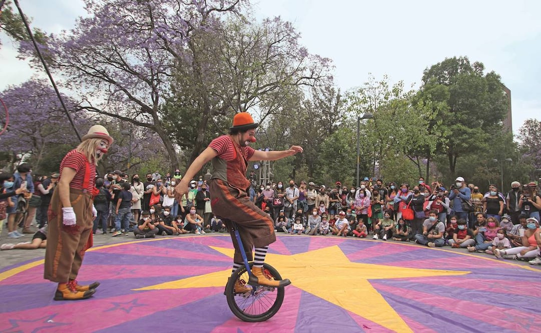 Capitalinos abarrotaron ayer el corazón de la CDMX en el primer evento masivo convocado por el Gobierno en semáforo verde. Foto: Carlos Mejía/ EL UNIVERSAL.