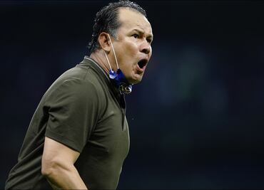 Juan Reynoso, el hombre del destino azul