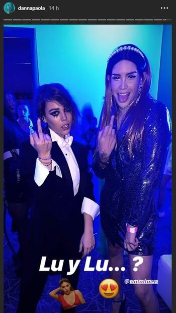 Sorprenden a Danna Paola con disco de oro y de platino