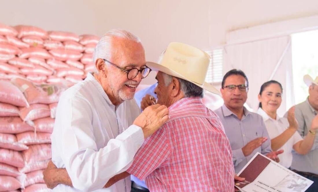 El gobernador Miguel Ángel Navarro reiteró a productores que continuará con las acciones para impulsar la productividad y mejorar las condiciones de vida de sus familias. Foto: Especial