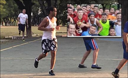 Ronaldinho ganador de un torneo en prisión; ganó un cerdo de 15 kilos