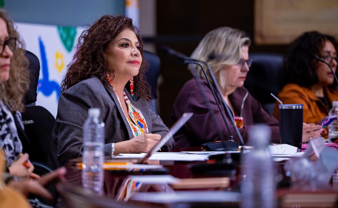 Clara Brugada manifiesta que es momento de que se construya un debate sobre la eutanasia.
Foto: Especial.