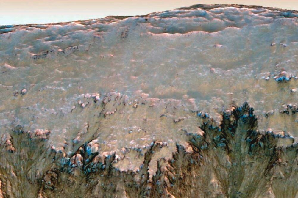 Posibles rastros de agua líquida en Marte captados por la sonda ‘MRO’. (NASA)