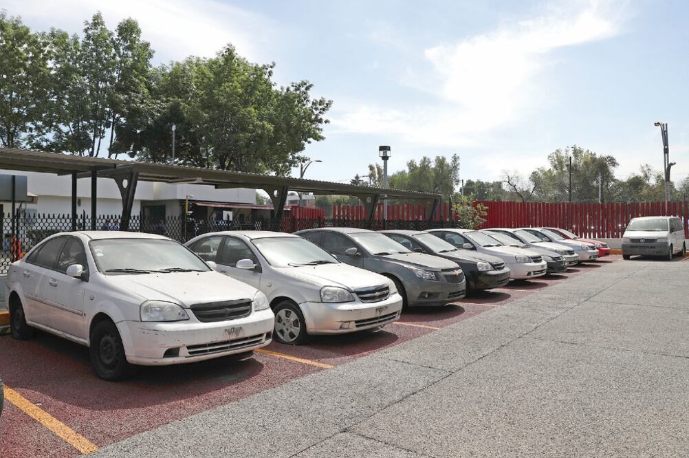 Subasta vehicular. La Cámara de Diputados alista la venta de una flotilla de 92 automóviles, camionetas y motos de modelos atrasados (ARCHIVO EL UNIVERSAL)