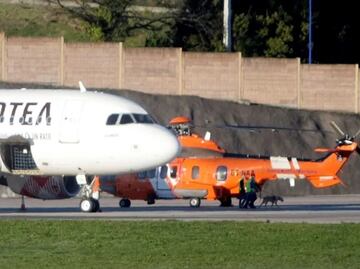 Muere un hombre succionado por el motor de un avión en aeropuerto de Italia; suspenden operaciones e investigan
