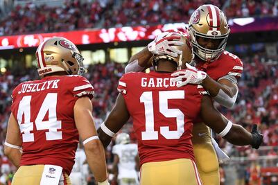 Los 49ers apalean a los Raiders