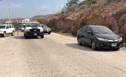 Con caravana, dueños se manifiestan para exigir reapertura de bares en BCS