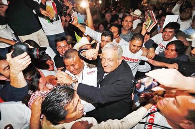 En EU, AMLO promete defensa de migrantes