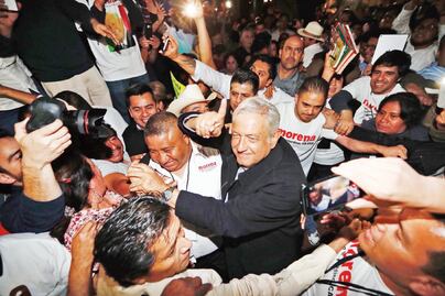 En EU, AMLO promete defensa de migrantes