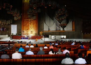 Continúan misas en iglesias pese a coronavirus