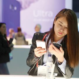 Slim domina mercado global de telefonía móvil virtual