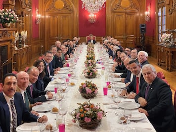 AMLO le abre el zaguán a los opositores