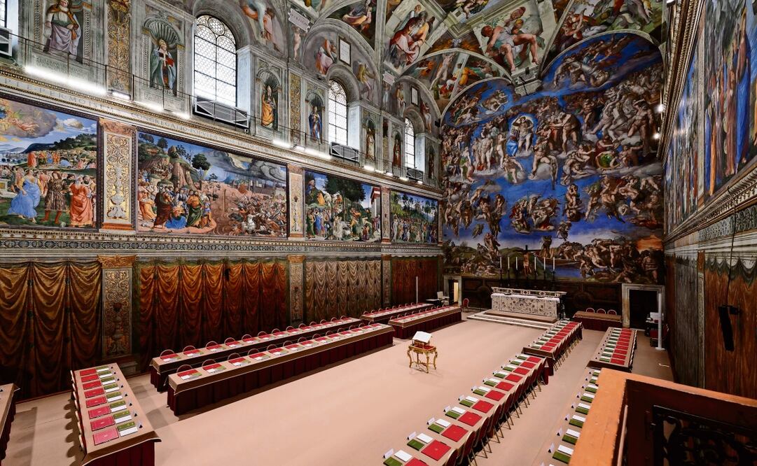 Vista de la Capilla Sixtina, donde los cardenales se reúnen para elegir al nuevo Papa, en el Vaticano. Foto: AP