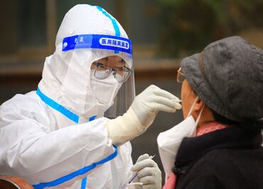 China no da cifras completas de sus muertos por Covid, advierte la OMS