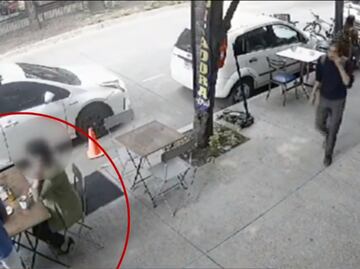 En menos de 20 segundos asaltan con arma de fuego a comensales de restaurante en la Condesa