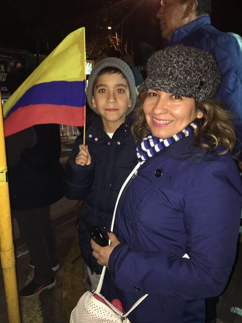 Alicia Alzate y su hijo Federico (Pierre-Marc René)