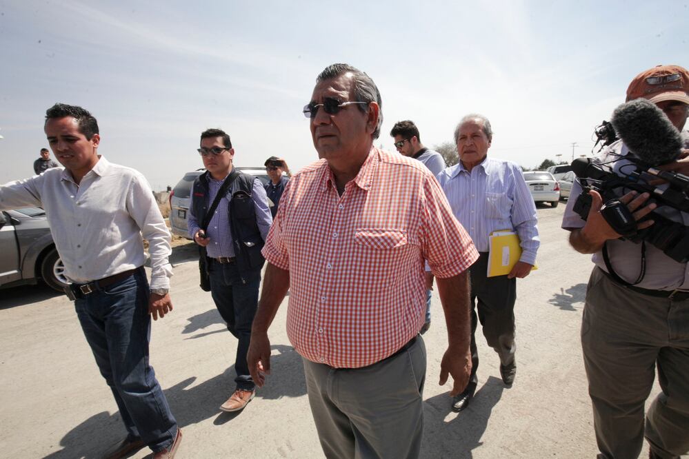 José Refugio Rodríguez, abogado de Guzmán Loera, dijo que impugnarán las sentencias emitidas por un juez federal en las que le niegan el amparo contra las dos órdenes de extradición (Archivo))