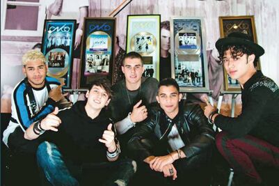 CNCO sigue el ejemplo de Ricky Martin  