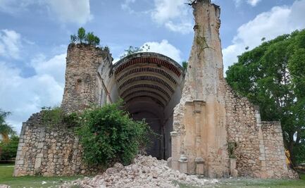 Lluvias derrumban parte de la fachada del Templo de Tihosuco, en Quintana Roo