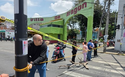 Vecinos de Villa de Aragón, en la GAM, bloquean vialidad por retiro de puerta; buscan reinstalar acceso peatonal