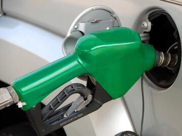 ¿Cómo reconocer la gasolina adulterada?