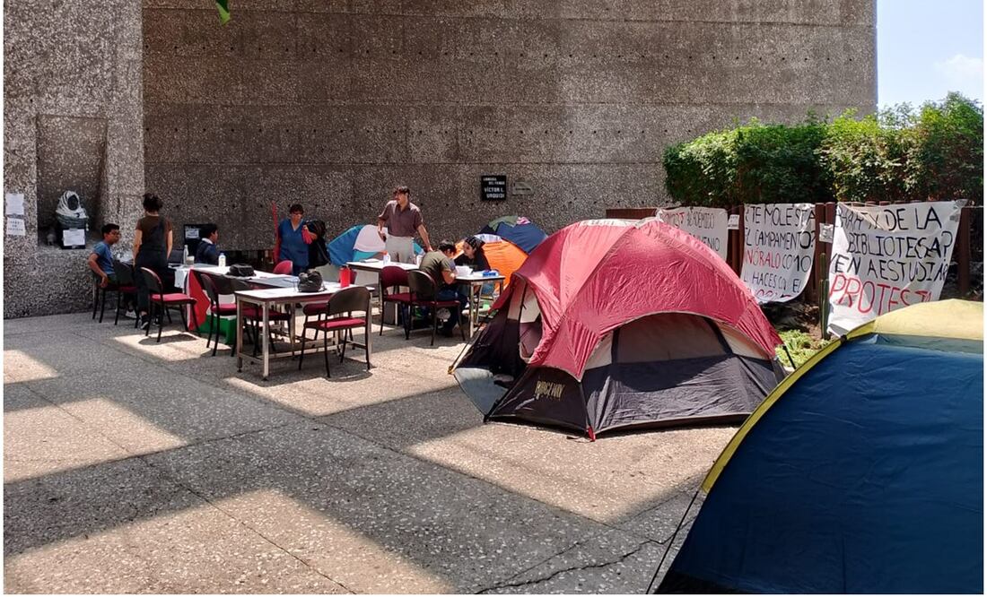 Estudiantes instalan campamento en El Colmex para exigir pronunciamiento contra el genocidio en Gaza. Foto: Especial