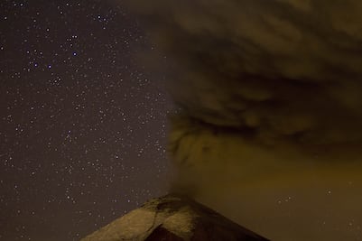 Ecuador: volcán Cotopaxi vuelve a arrojar ceniza