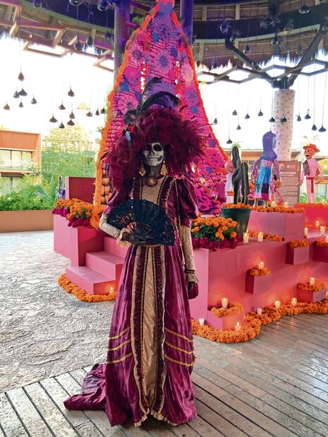 El festival busca recuperar el relato, las tradiciones, la gastronomía y las artesanías de la Fiesta de los Muertos de Xcaret y de los estados que cada año son invitados. Foto: Sonia Sierra/El Universal