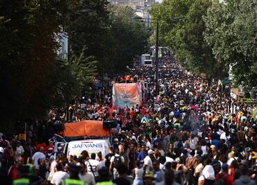 Mueren una mujer y un cocinero tras resultar heridos en el carnaval de Notting Hill, Londres; ella fue apuñalada