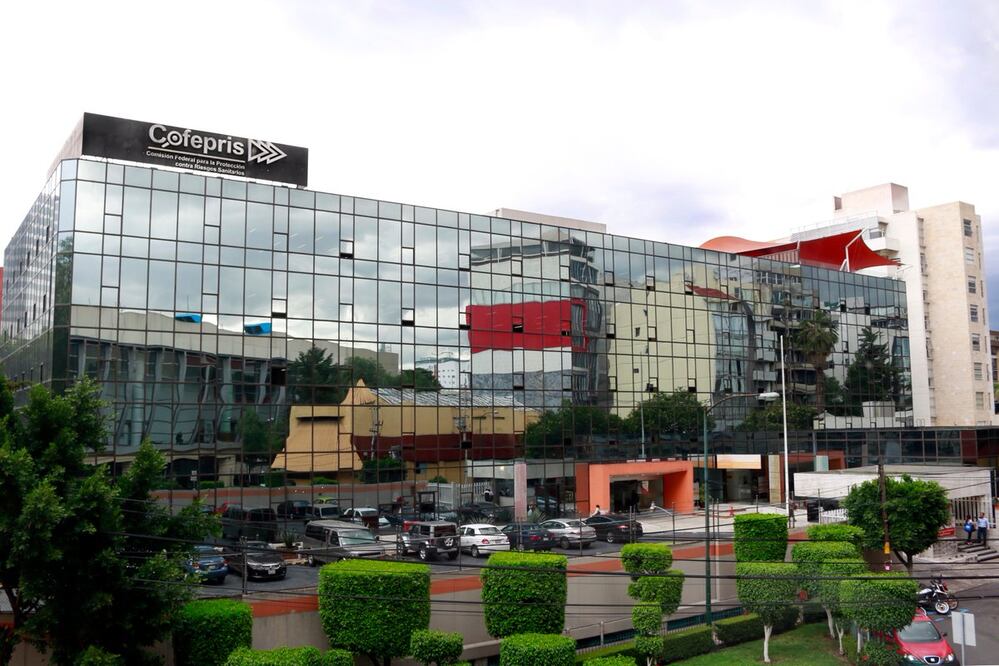 Fotografía tomada del Twitter de @cofepris