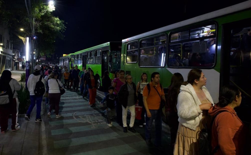 Cierre en tramo de la Línea 2 del Metro provoca caos y molestias. Foto: Osmar Alvarado | EL UNIVERSAL.