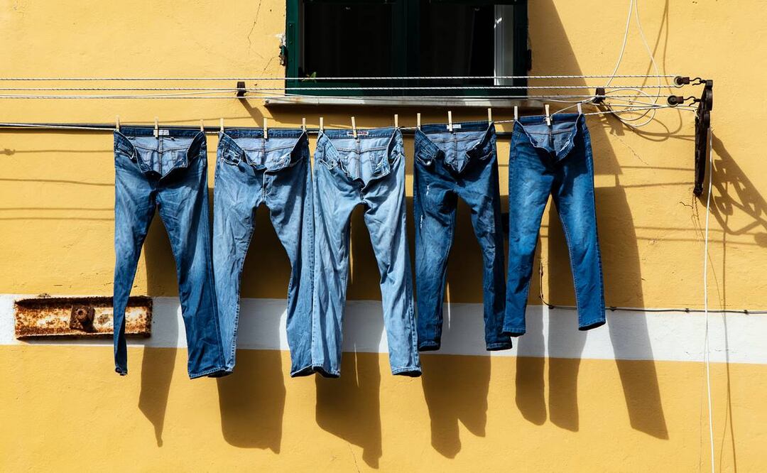 Jeans recien lavados / Foto: Unsplash