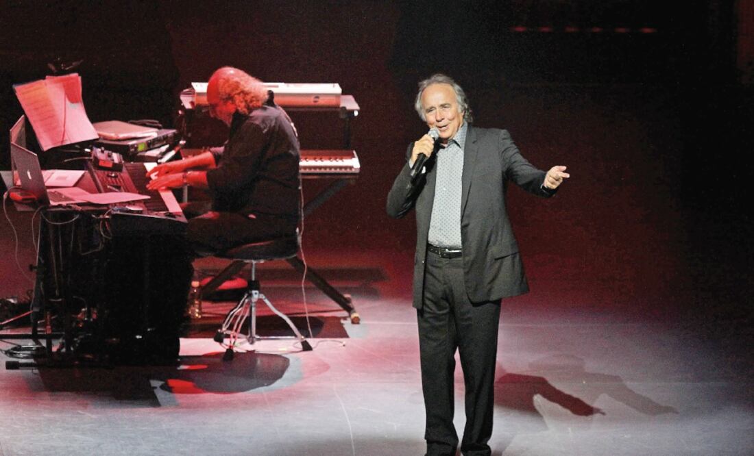 El intérprete llenó de éxitos y anécdotas el Auditorio Nacional con su gira 'Antología Desordenada' (CARLOS MEJIA. EL UNIVERSAL)