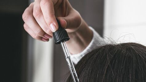 Cómo hacer un shampoo casero que estimule el crecimiento del pelo
