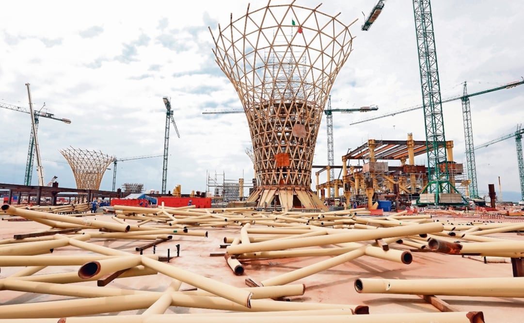 President López Obrador announced the cancellation of the partially-built $13 billion airport in late October, dismissing the project as tainted by corruption and too costly - Photo: File photo/EL UNIVERSAL