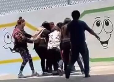 Mujeres protagonizan riña en jardín de niños de Pachuca, Hidalgo; video se vuelve viral en redes sociales