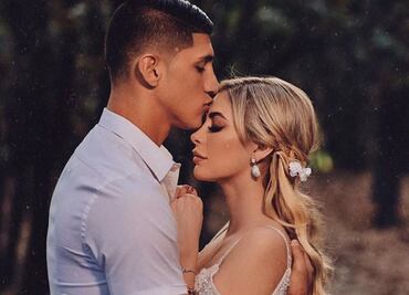 Alan Pulido contrae matrimonio con Ileana Salas