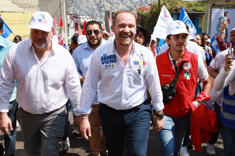 Santiago Taboada fue bien recibido en Cuautepec Barrio Alto. (FOTO: especial)