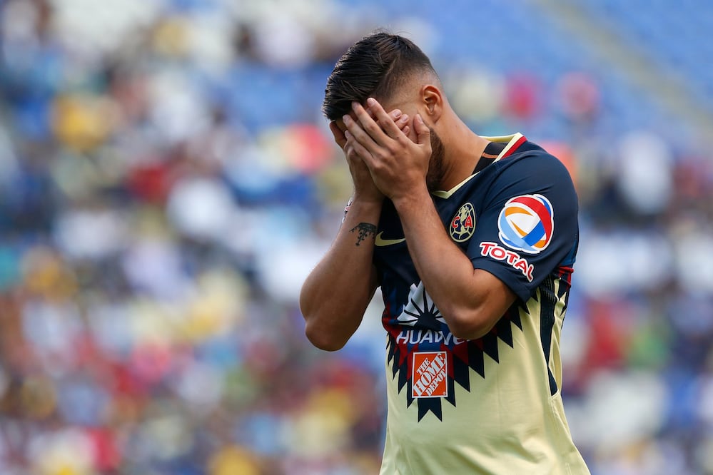 Imago7. Bruno Valdez en lamento durante el juego entre Club Puebla y las Aguilas del América 